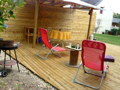 La Cle Des Roulottes Hotel Pluvigner Exterior photo